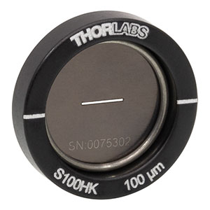 S100HK - Ø1/2in Mounted Slit, 100 ± 4 µm Wide, 3 mm Long
